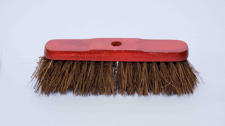 12 29CM SKIVED VARNISHED RED BASSINE BROOM EA.