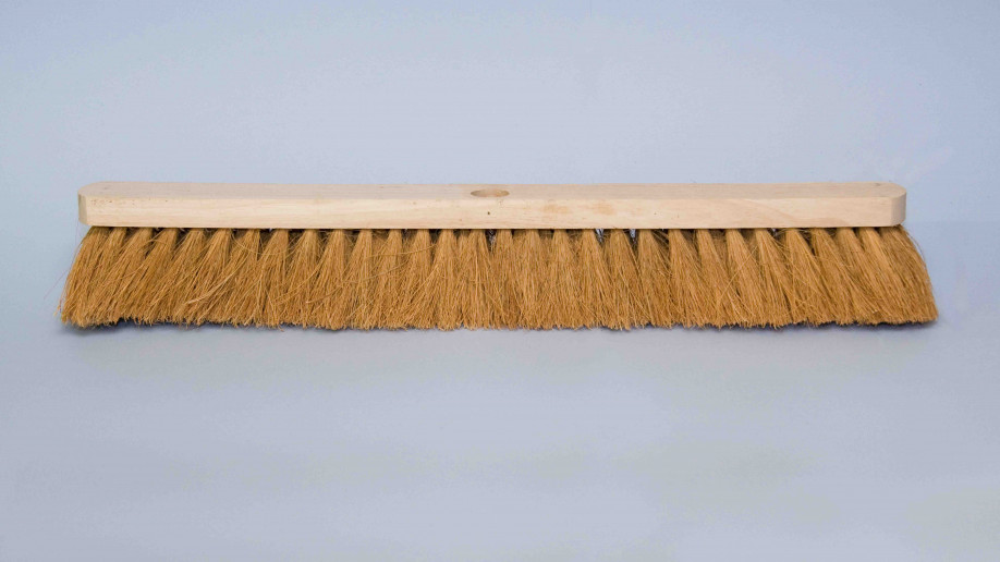 24 61CM FLAT TOP CONTRACT COCO PLATFORM BROOM EA. 