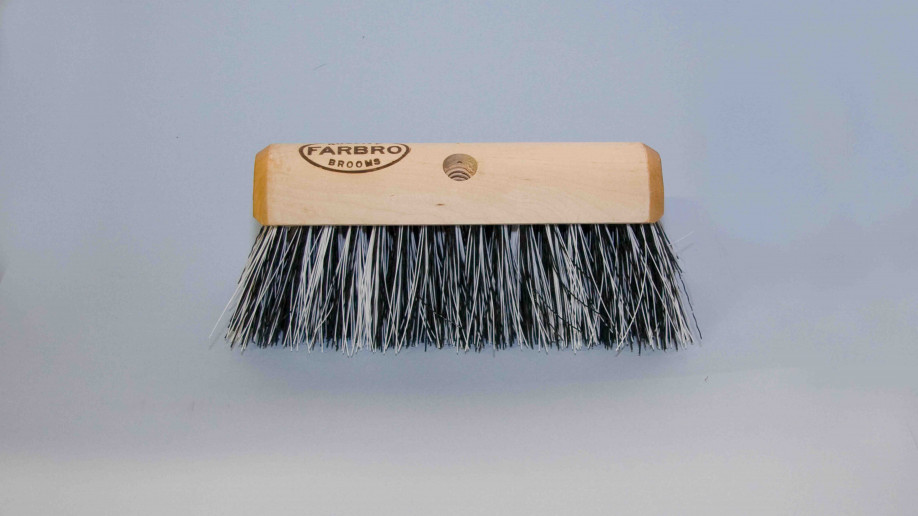 10.5 26CM BLACK & WHITE POLY YARD BROOM WAXED ENDS EA