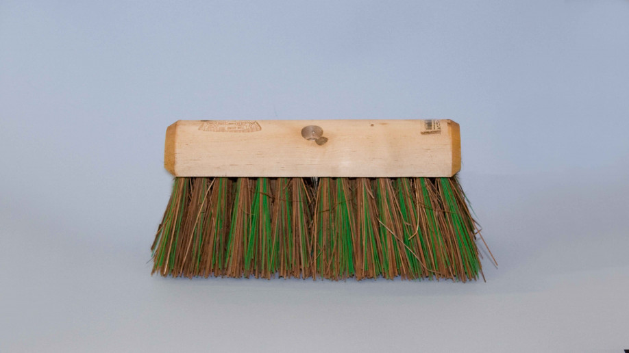 12 30CM BASSINE/POLY MIX YARD BROOM WAXED ENDS EA.