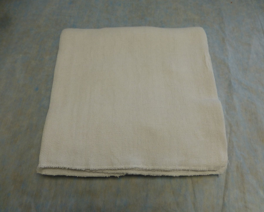 SIZE 18 WHITE EDGE DISHCLOTH