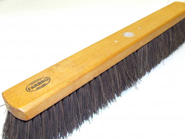 24 61CM FARBRO FLAT TOP BASSINE PLATFORM BROOM EA. 